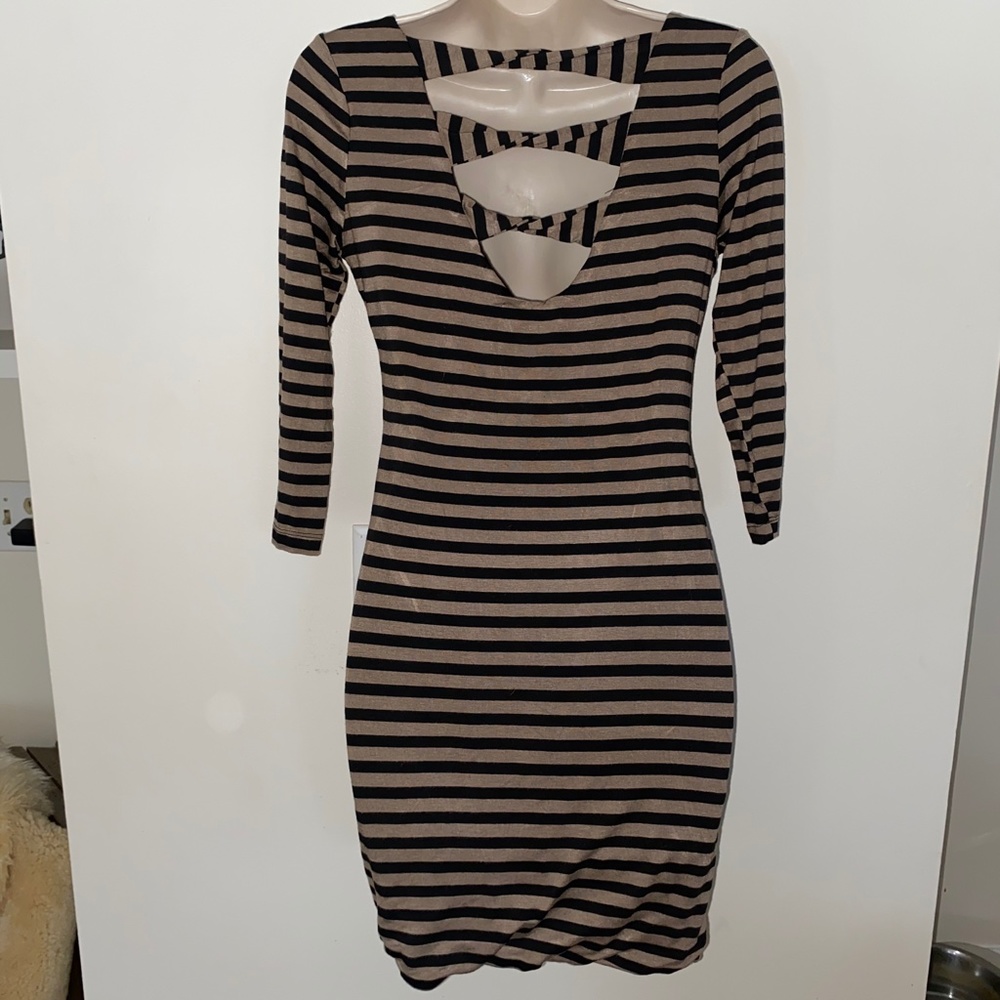 Soprano 3/4 Sl Stretch Open Pattern Back Dress - image 1